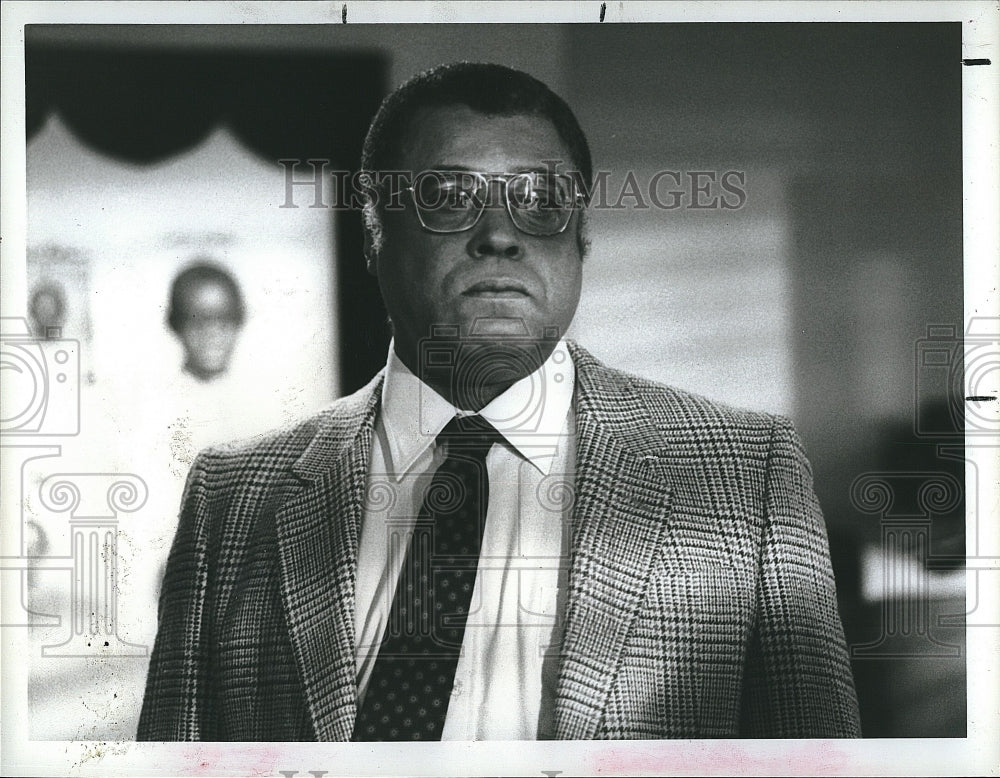 1985 Press Photo Actor James Earl Jones In The Atlanta Child Murders - Historic Images