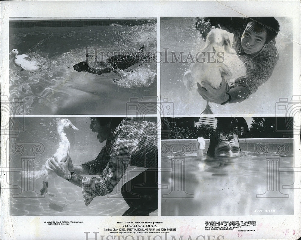 1971 Press Photo $1,000,000 Duck Film Actor Dean Jones Pool Scenes - Historic Images