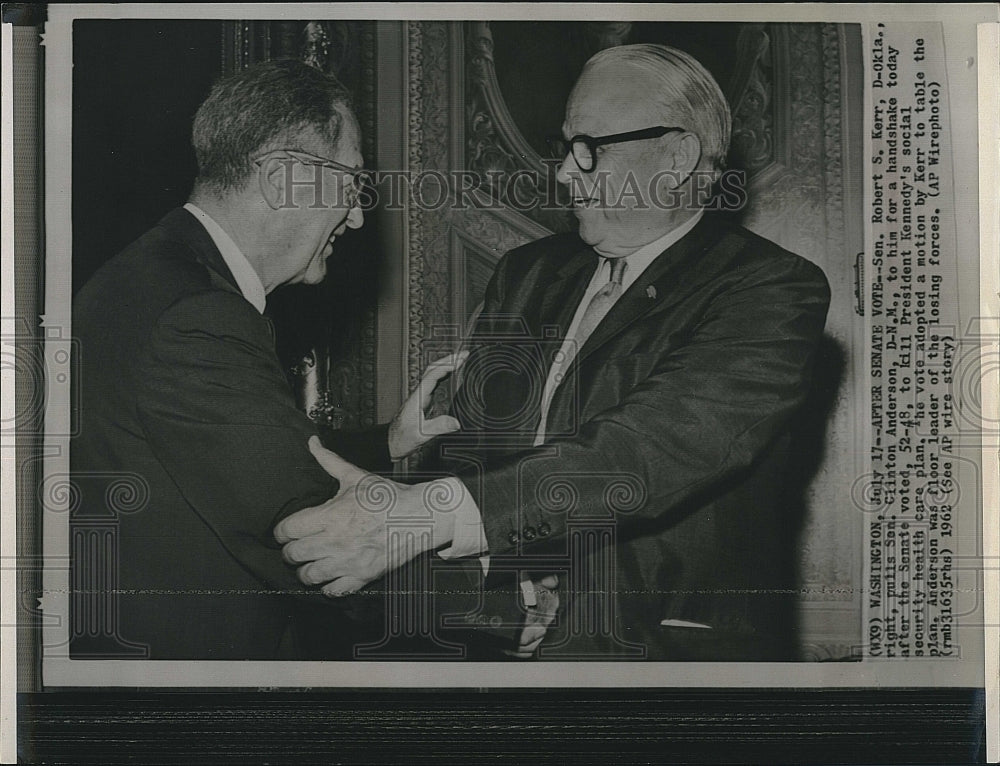 1962 Press Photo Senator Robert Kerr Shaking Hands Senator Clinton Anderson - Historic Images