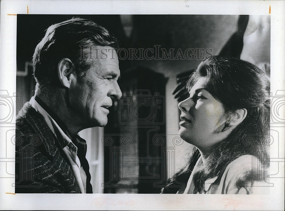 1970 Press Photo Actor Robert Ryan, Catherine Woodville In The Crooked Road - Historic Images