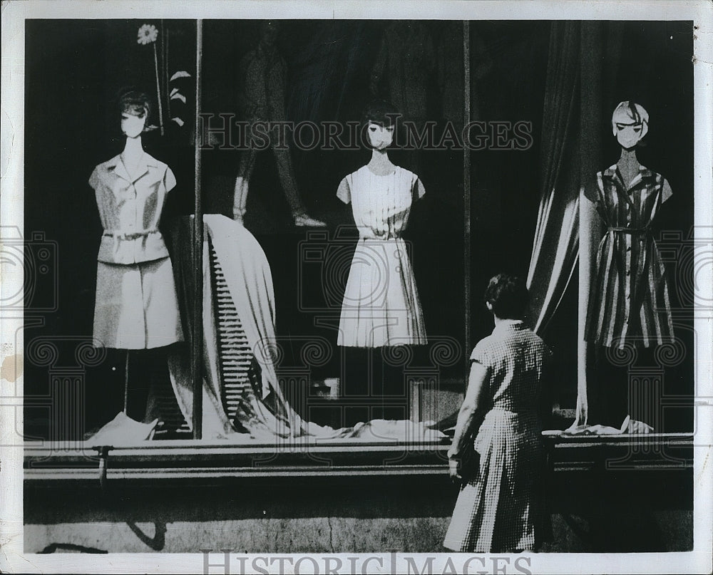 1963 Press Photo Window Display at Moscow Specialty Store - Historic Images