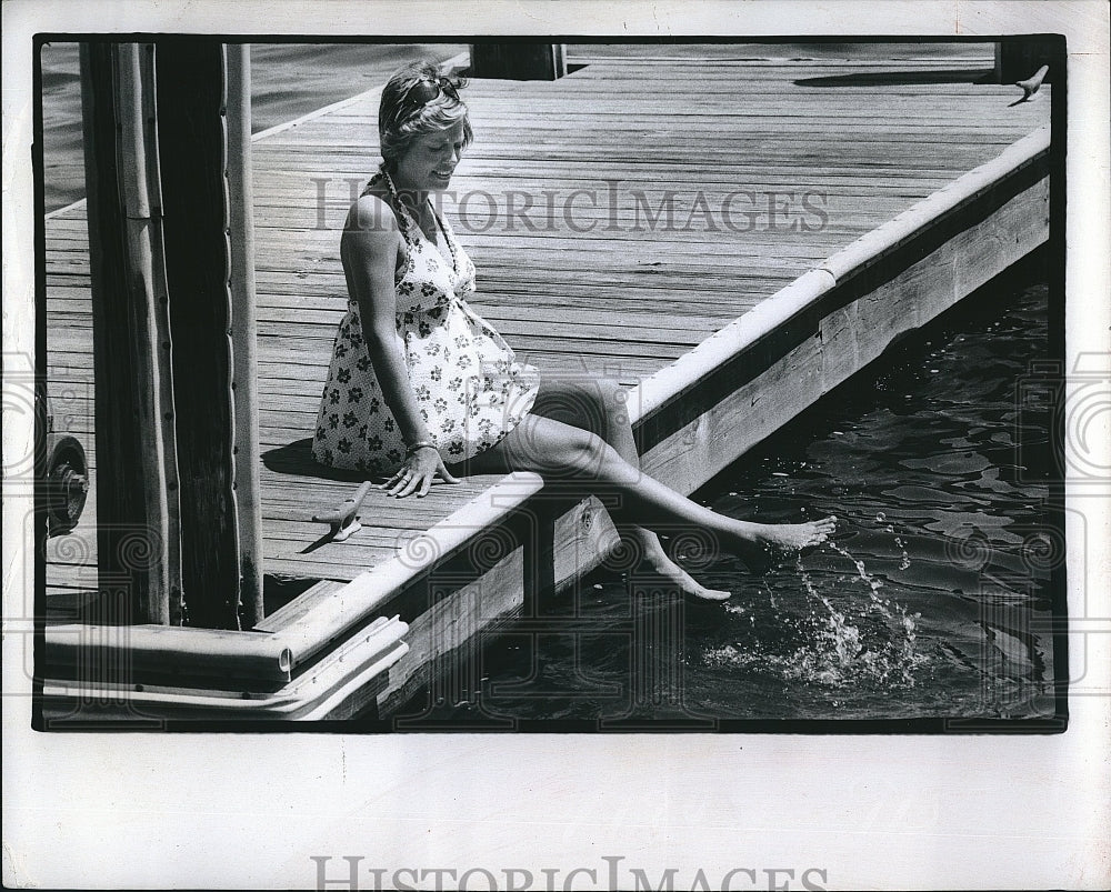 1974 Press Photo Expectant Mother Maternity Fashions - Historic Images