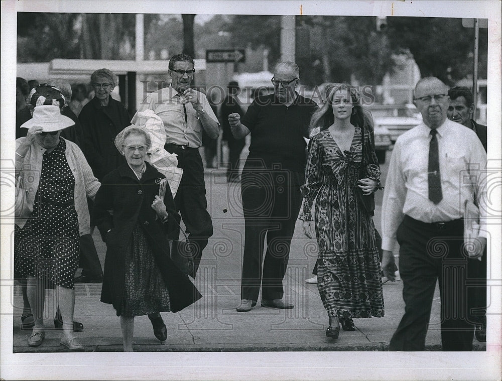 1971 Press Photo Christina Williams in a Pioneer style dress - Historic Images