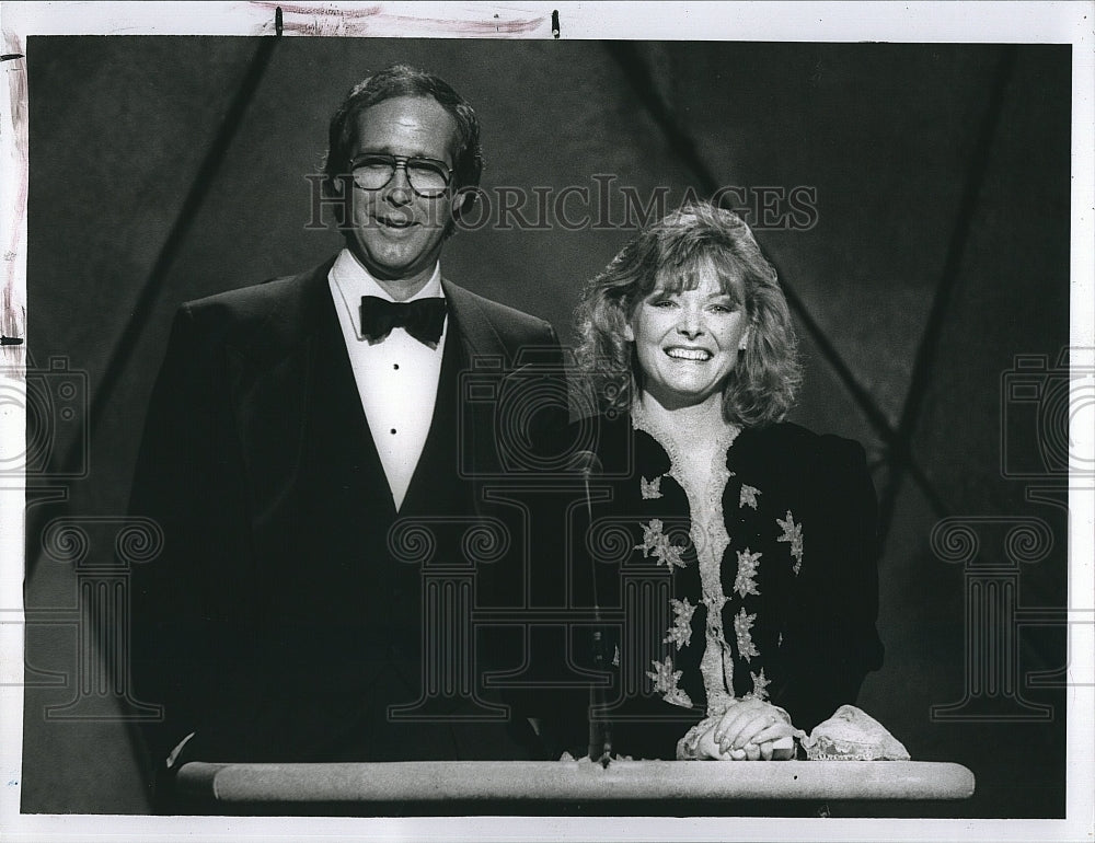 1990 Press Photo "That's What Frieds are For" starring Chevy Chase,Jane Curtin - Historic Images