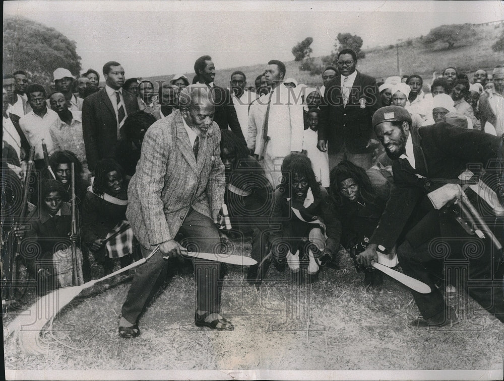 1974 Press Photo President Jomo Kenyatta, Land for Landless - Historic Images