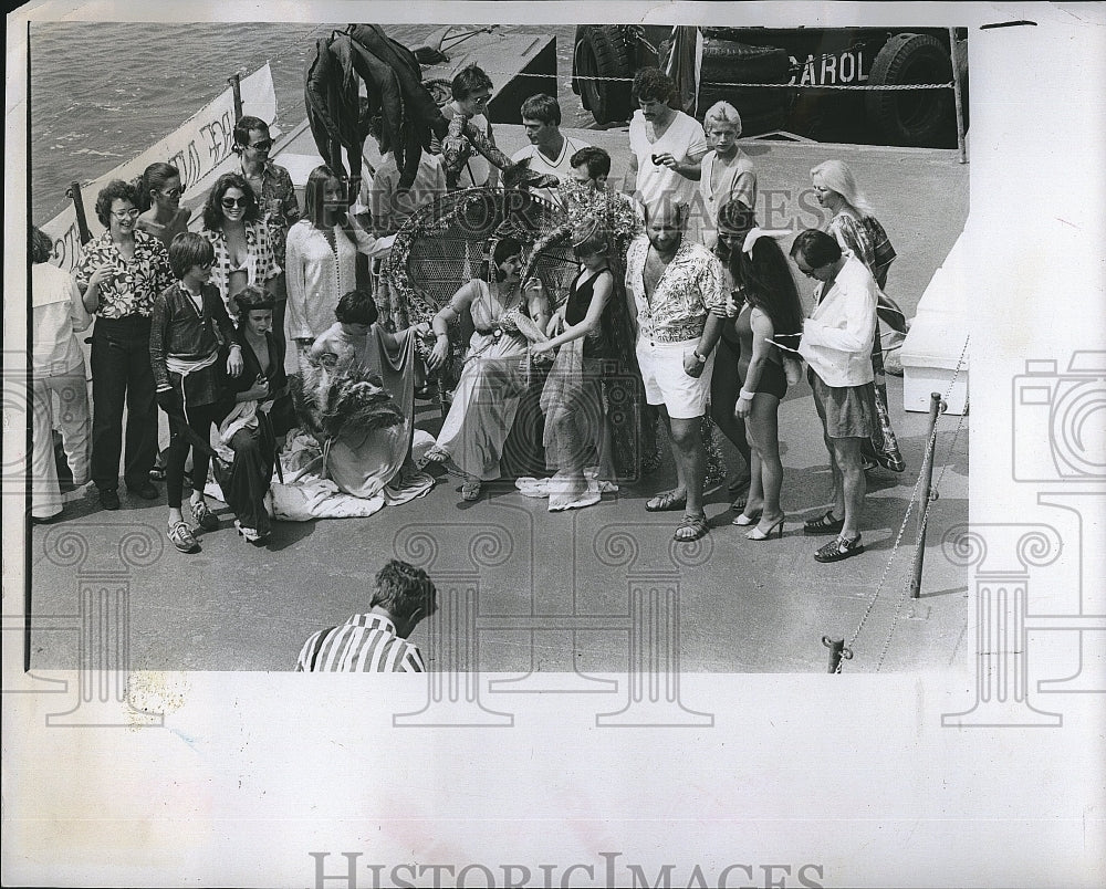 1981 Press Photo Actress Anna Tampanna on Barge - Historic Images