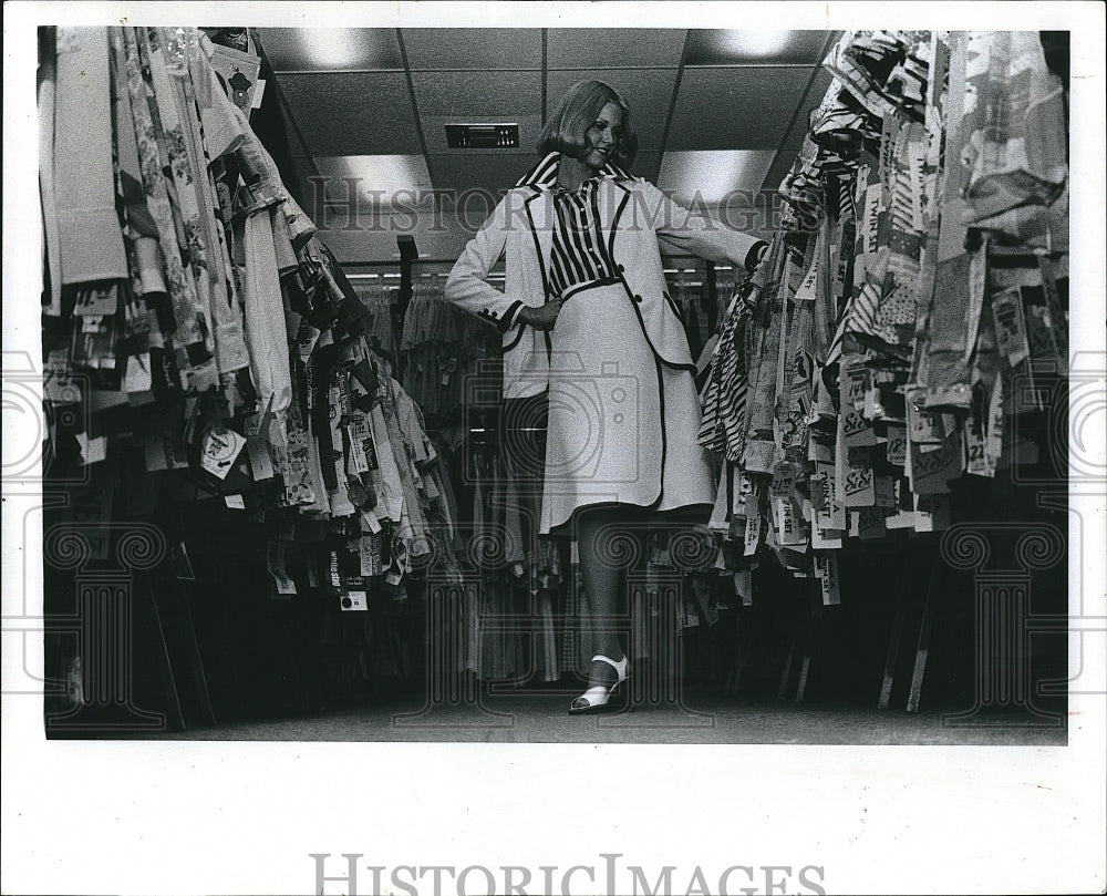 1978 Press Photo Act III women skirt and blazer fashion suits - Historic Images