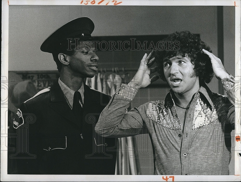 1974 Press Photo The Mac Davis Show Series Guest Jimmie Walker Scene - Historic Images