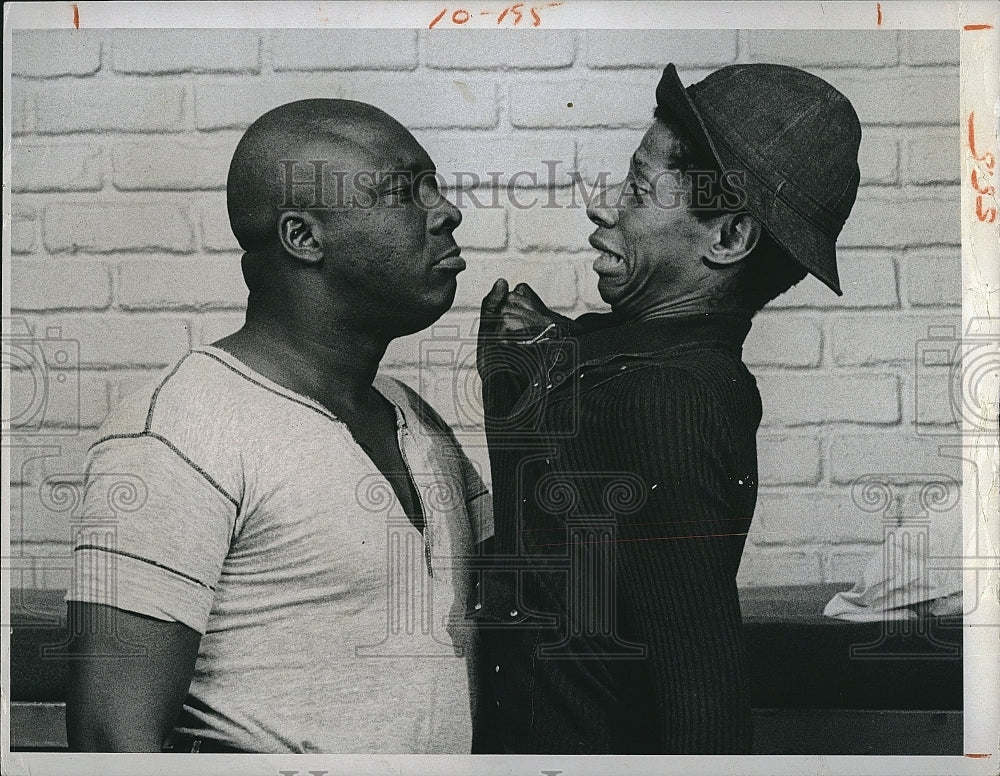 1974 Press Photo Good Times Series Actors Stan Haze Jimmie Walker Fight Scene - Historic Images