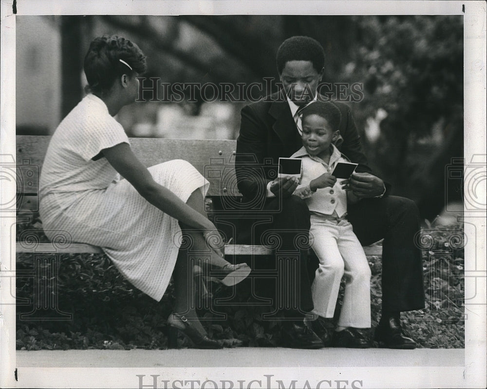 1979 Press Photo Gil &amp; Jeannette Williams &amp; Son Morroe in Park - Historic Images