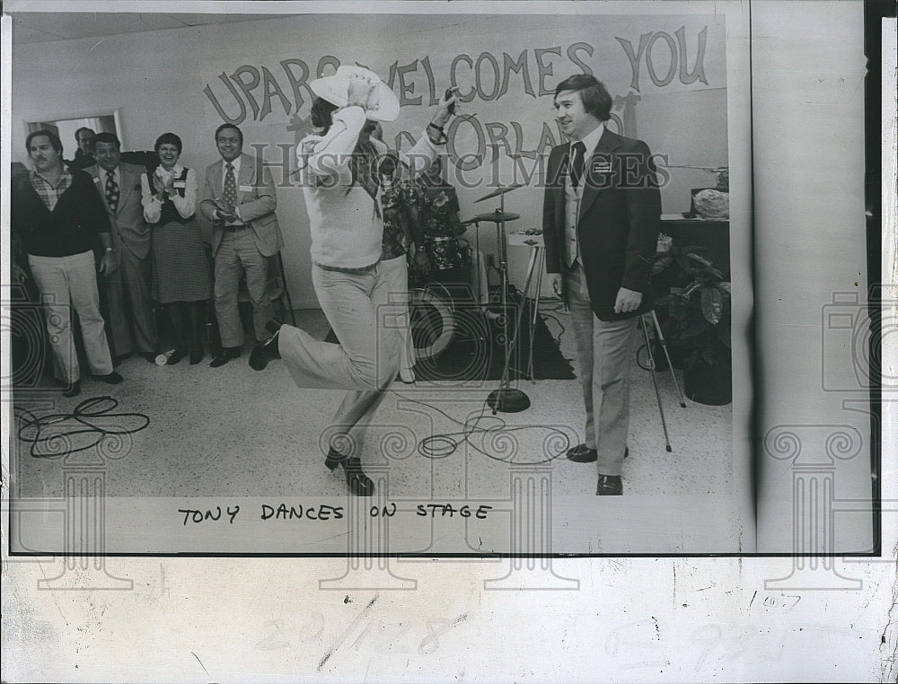 1978 Press Photo Singer Tony Orlando Performing Pinellas County Center - Historic Images