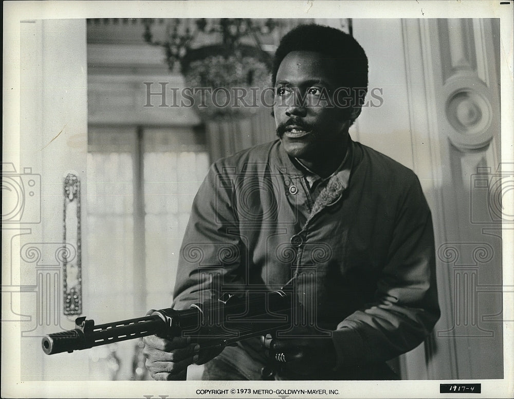 1973 Press Photo Richard Roundtree stars in the film &quot;Shaft in Africa&quot; - Historic Images