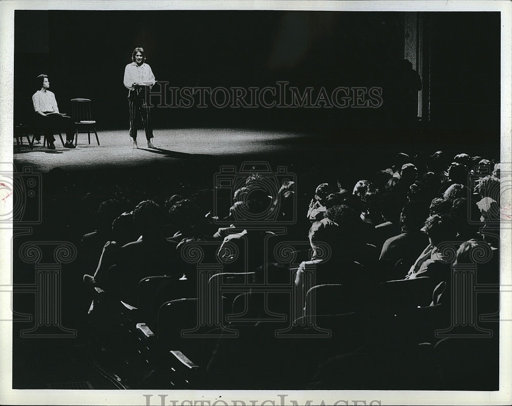 1982 Press Photo National Assoc of Arab Americans at Vanessa Redgrave Concert - Historic Images