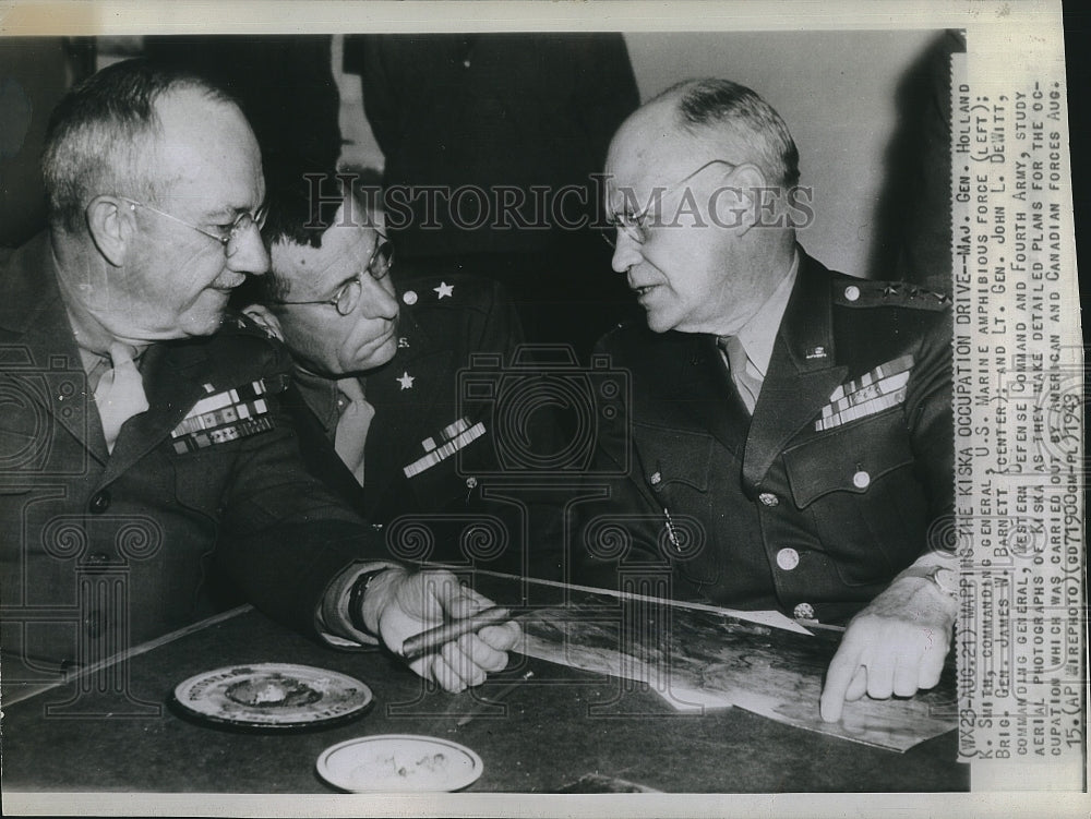 1949 Press Photo Maj.Gen. Holland K. Smith &amp; Brig.Gen. James W. Barnett - Historic Images