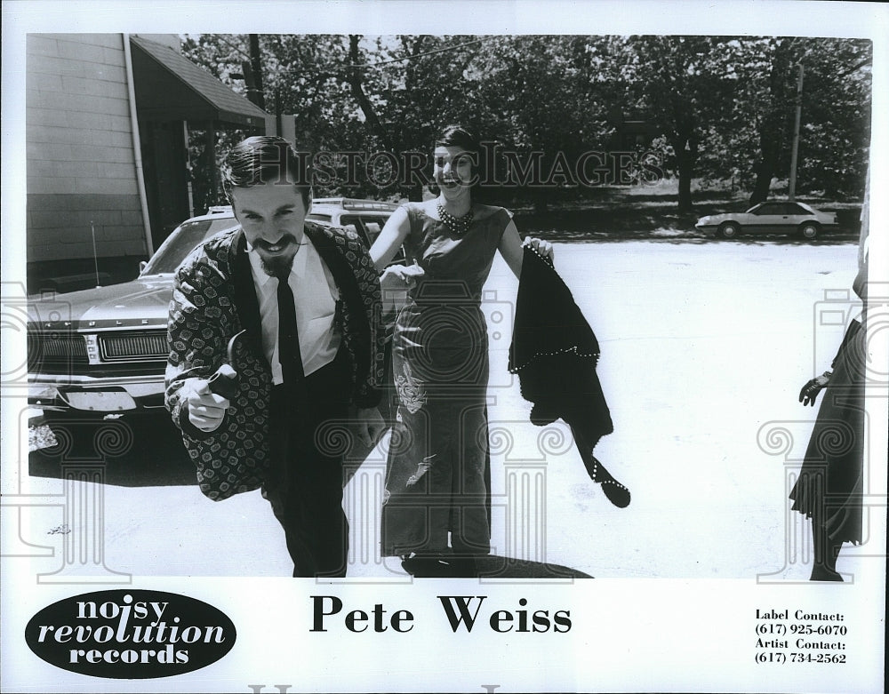 Press Photo Artist Pete Weiss - Historic Images