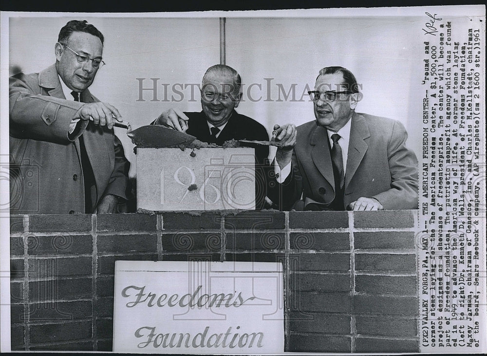 1961 Press Photo Corner Stone laying for American Freedom Center w/ Dr. Wells - Historic Images