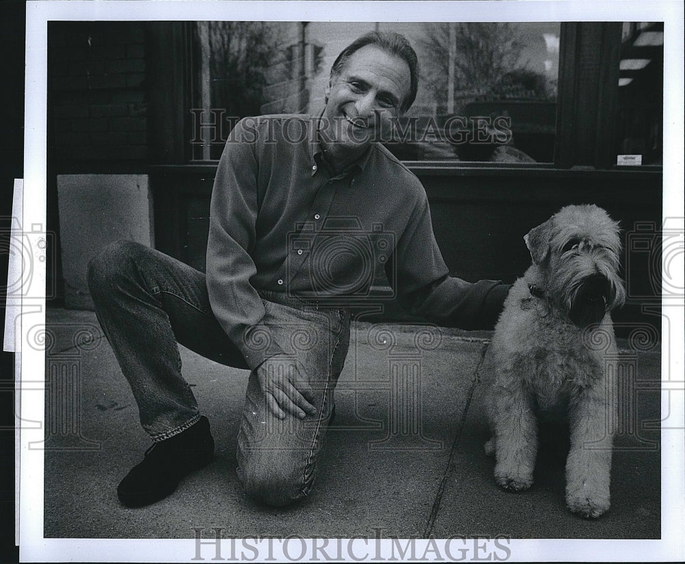 Press Photo Matthew Margolis Dog Trainer at Cambridge Cullinary Institute - Historic Images