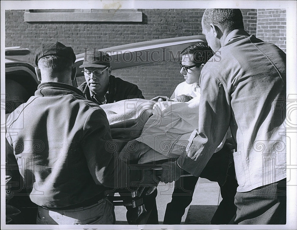 1955 Press Photo Fire Victim Tranferring to Mass General Hospital - Historic Images