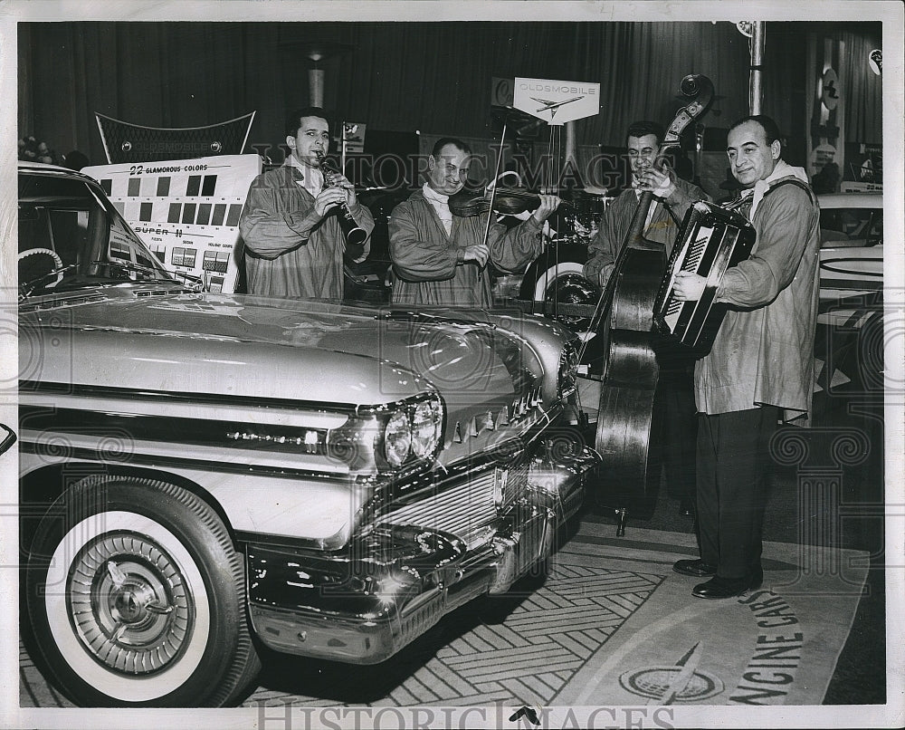 1957 Press Photo Harry Marshard at Boston Auto Show - Historic Images