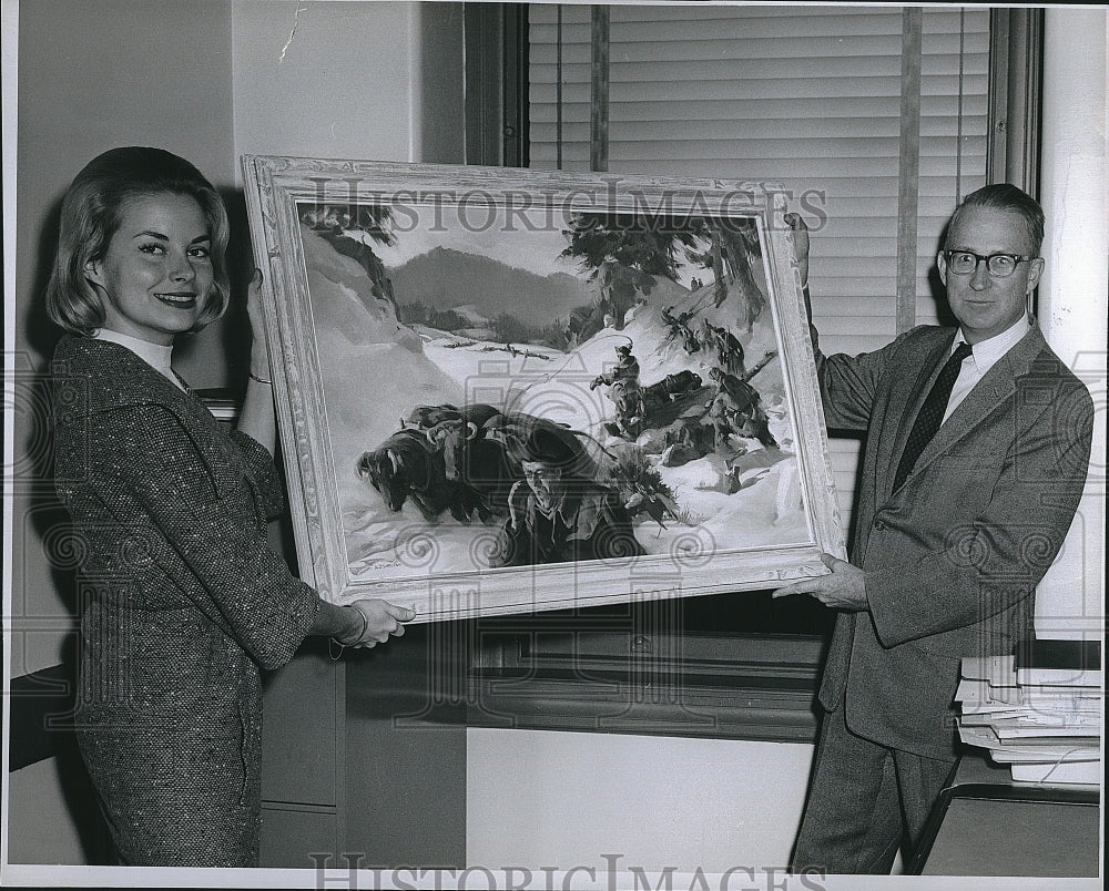 1964 Press Photo Sumner Weld &amp; Judy Sicking with Painting for History Exhibit - Historic Images