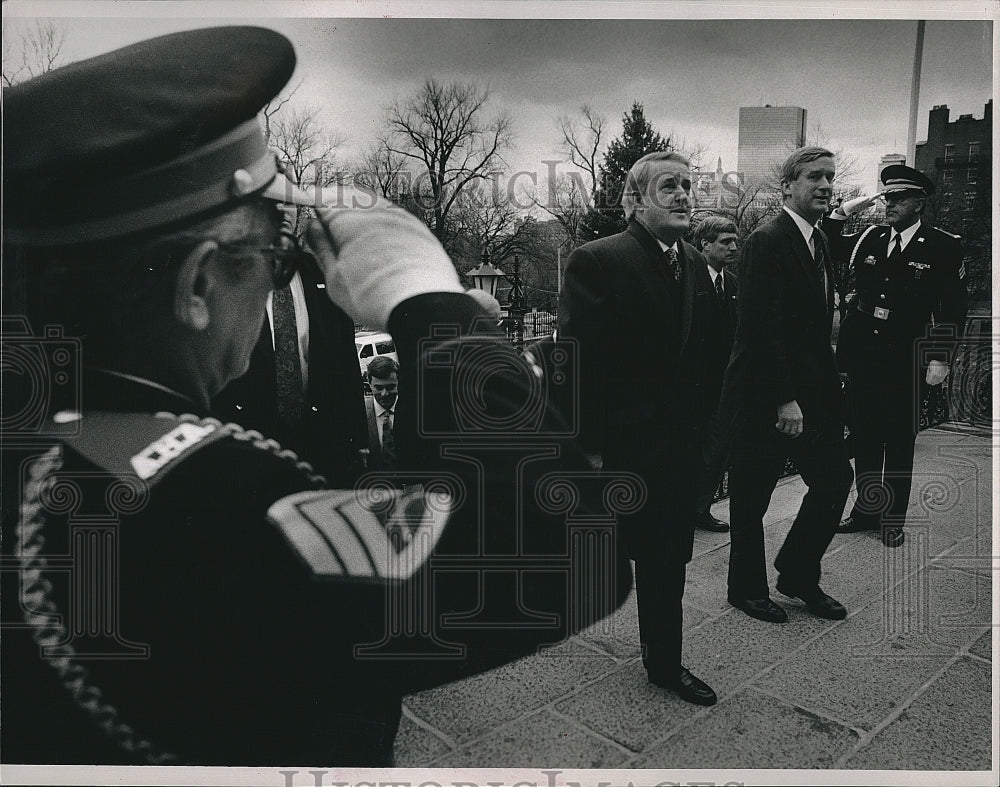 1992 Press Photo Prime Minister Mulroney &amp; Governor Weld At State House - Historic Images