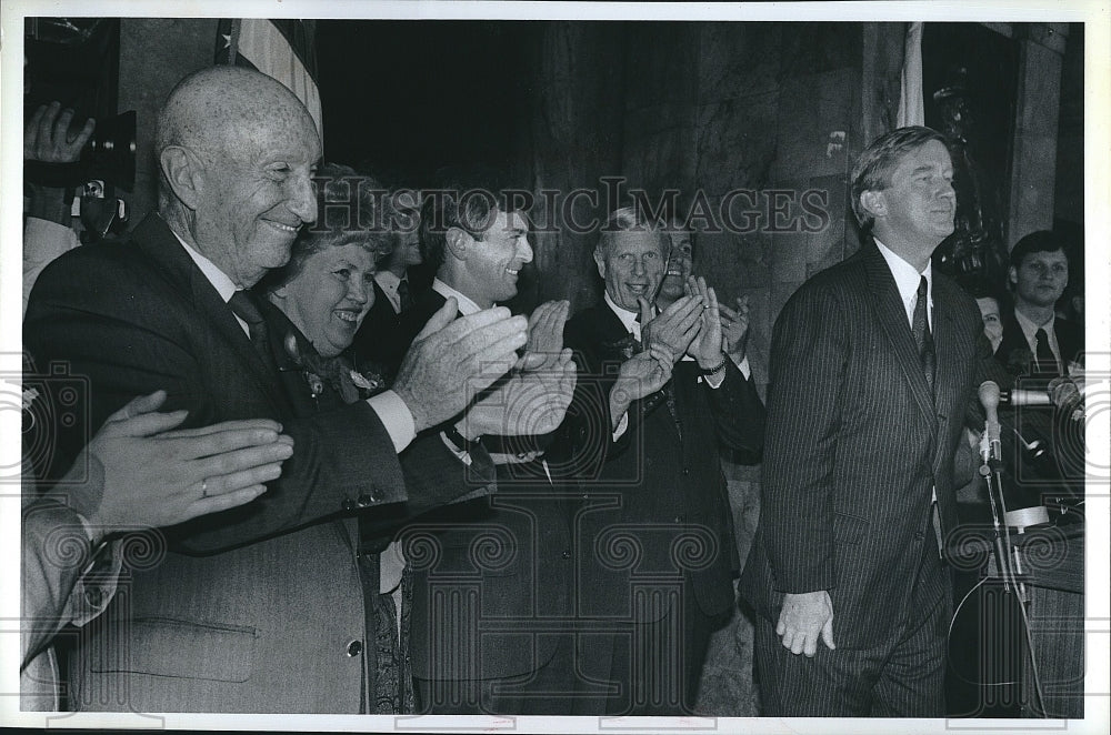 1990 Press Photo Mass Gov William Weld &amp; Other GOP Electees At State House - Historic Images