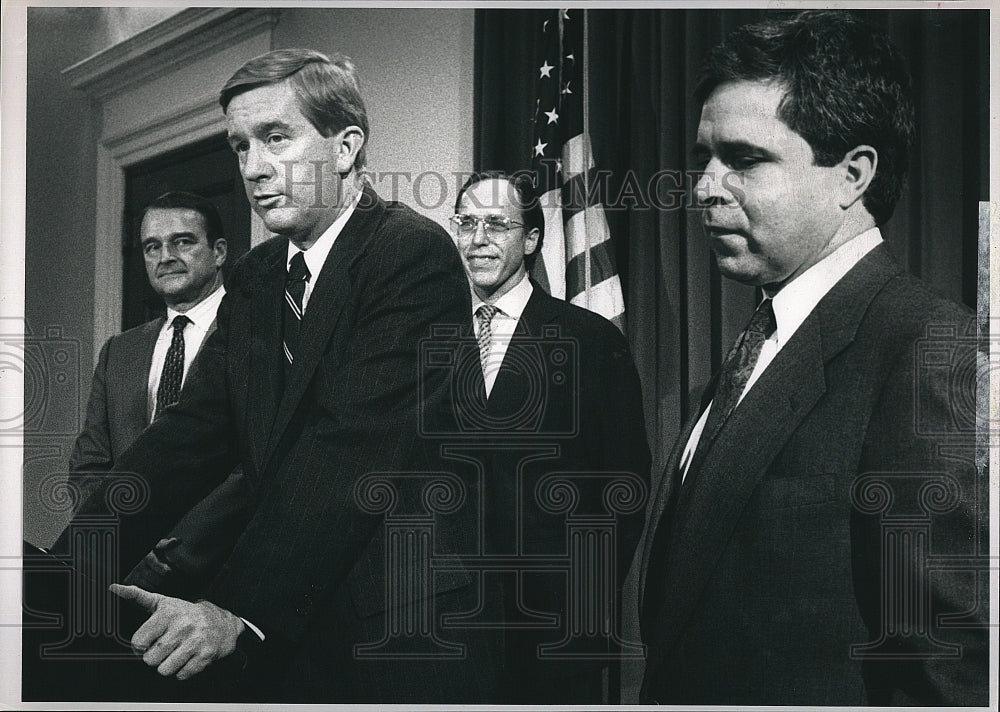 1991 Press Photo Massachusetts Secretary Of Finance Resigns - Historic Images