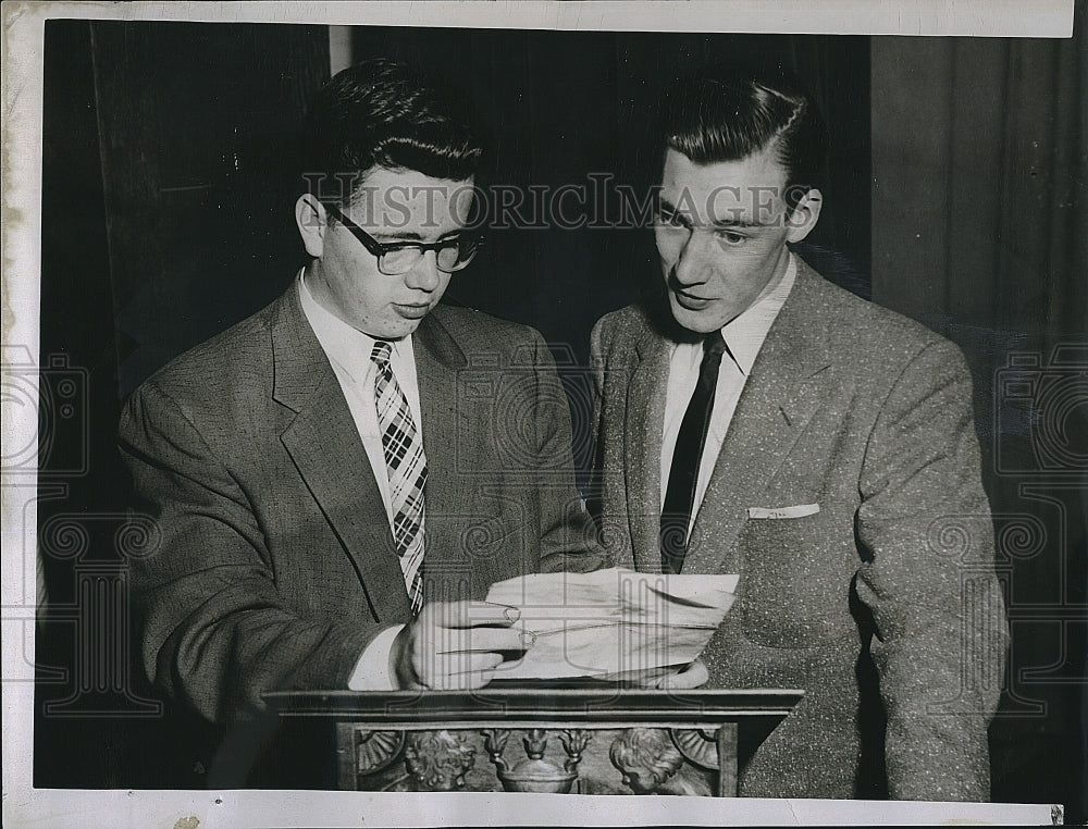 1956 Press Photo Sheldon Smith &amp; Fred Marker at Orstory contest - Historic Images