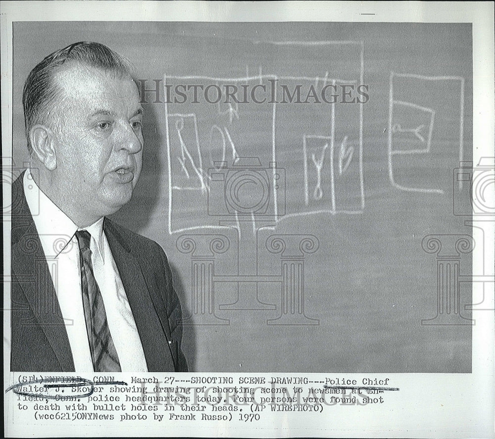 1970 Press Photo Police Chief Walter J. Skower describes a shooting - Historic Images