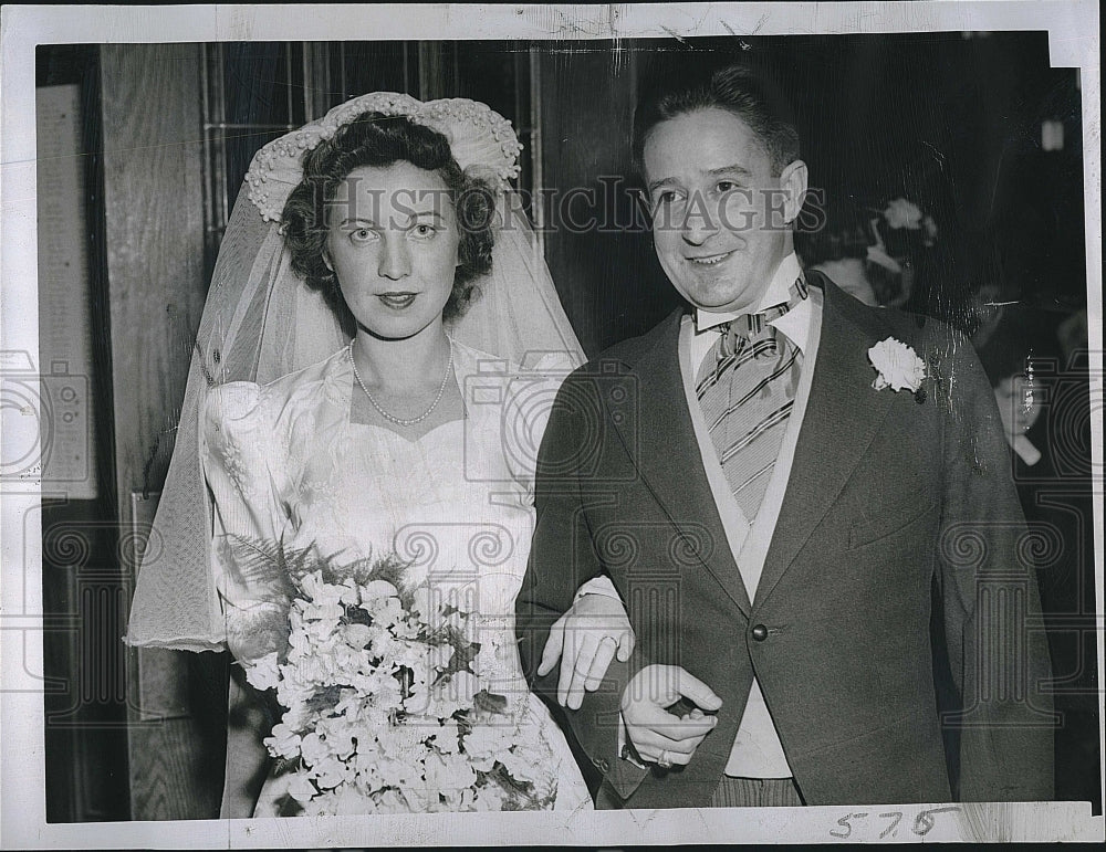 1947 Press Photo Anthony Buonamano Marries MArion Flanagan - Historic Images