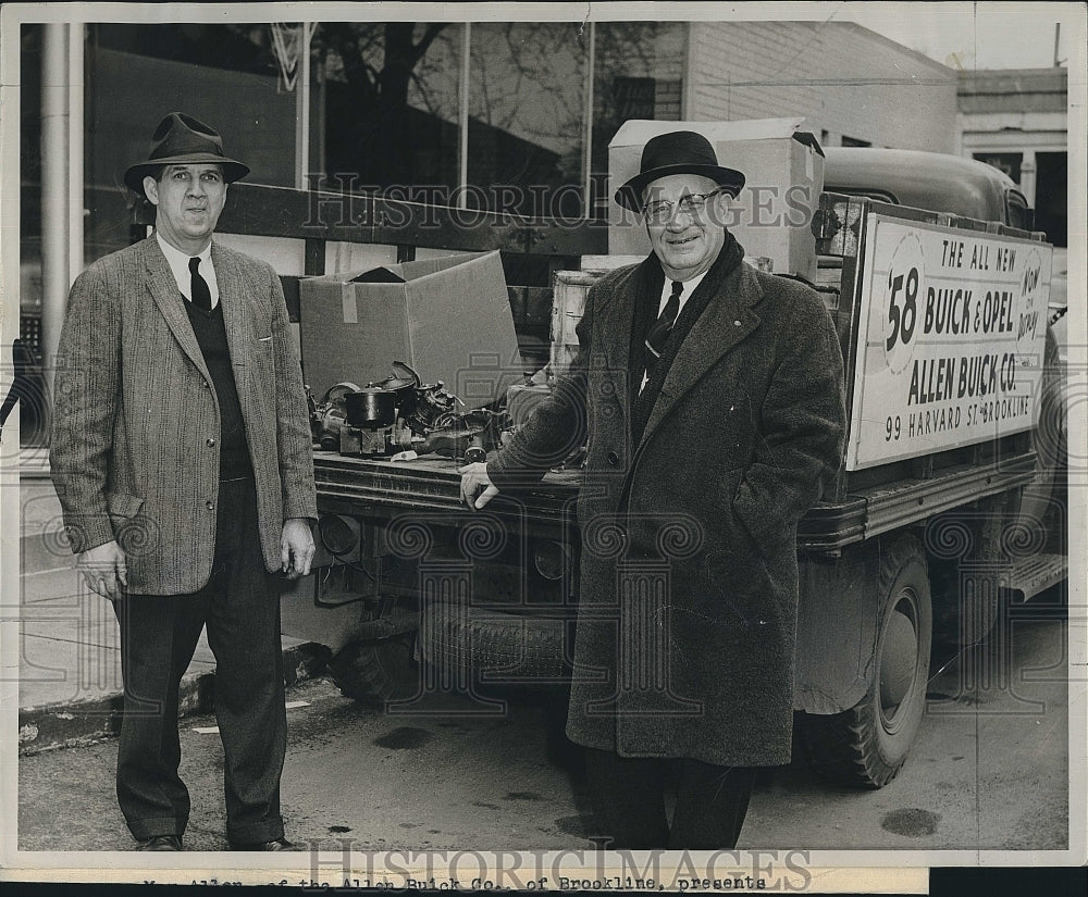 1958 Press Photo Buick parts &amp; Warren Burnham,Fred Christensen - Historic Images