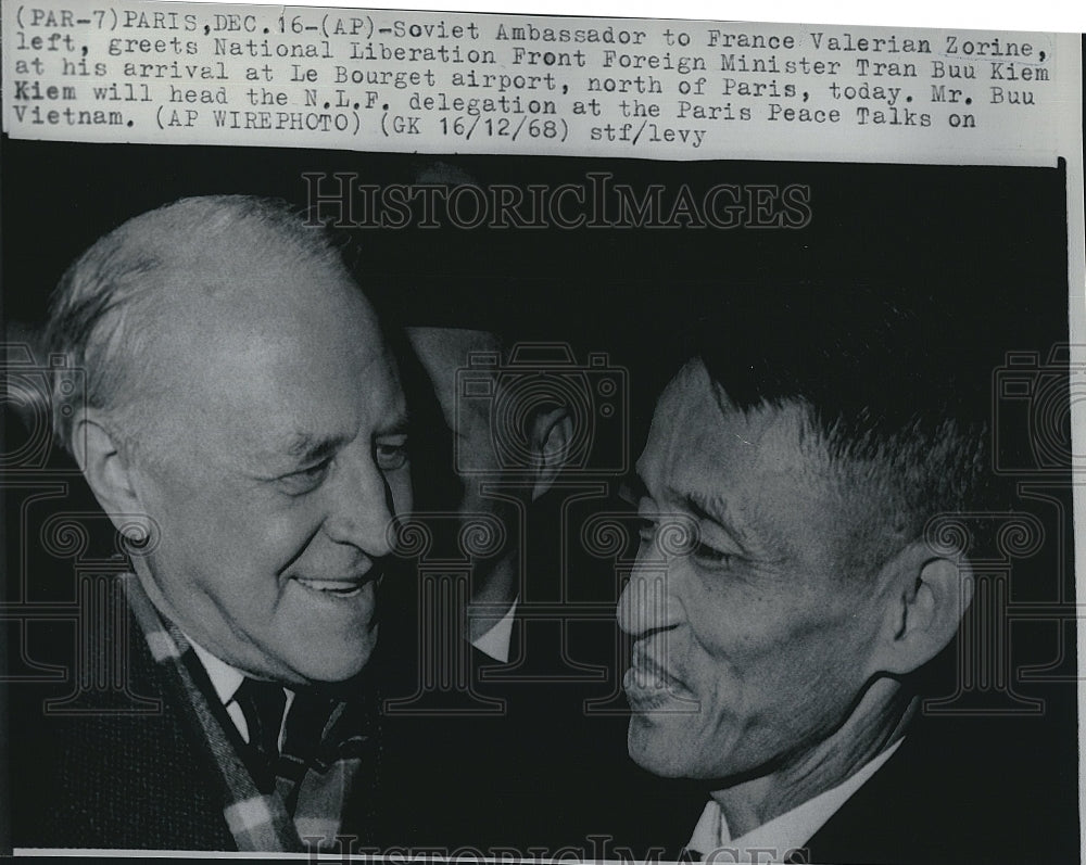 1968 Press Photo Soviet Ambassador  Valerian Zorine Greets Tran Buu Kiem - Historic Images