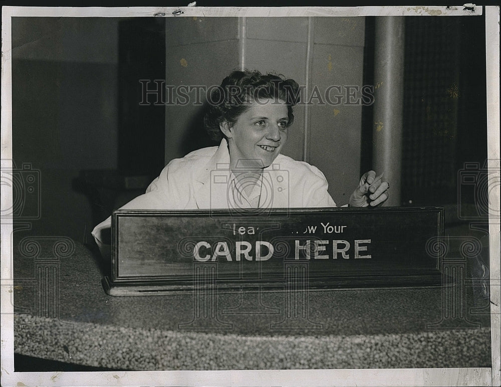 1955 Press Photo Mary Manuel Admitting Clerk at City Hospital - Historic Images