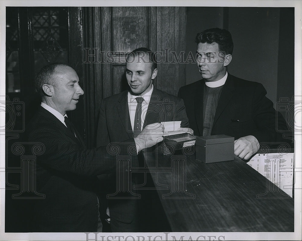 1963 Press Photo William S. Brines, Rev. Donald W. Mathei, Rev. Roland Junkins - Historic Images