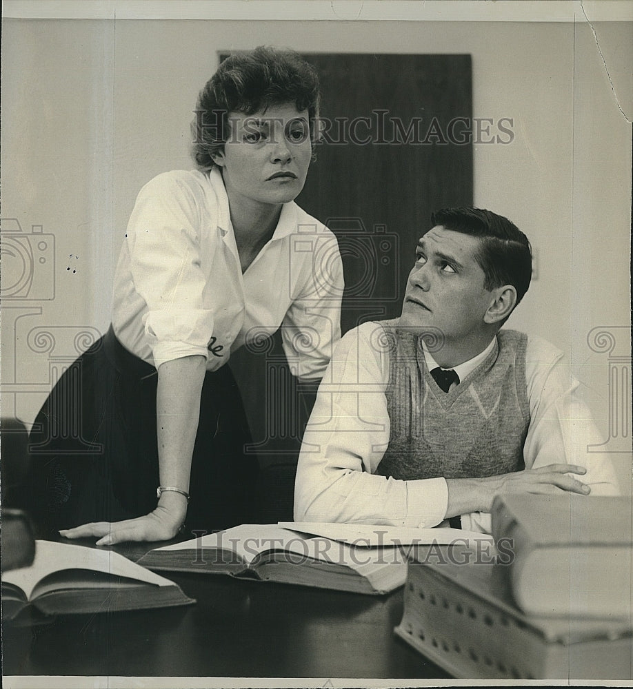 Press Photo Joyce Smight & Richard York on "Mock Trial" - Historic Images