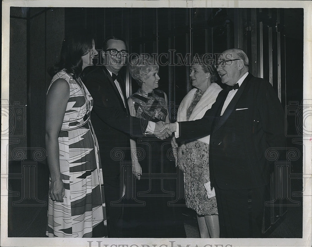 1970 Press Photo Mr &amp; Mrs Richard Barger with Ann Sargent, Dr. &amp; Mrs. Spellman - Historic Images