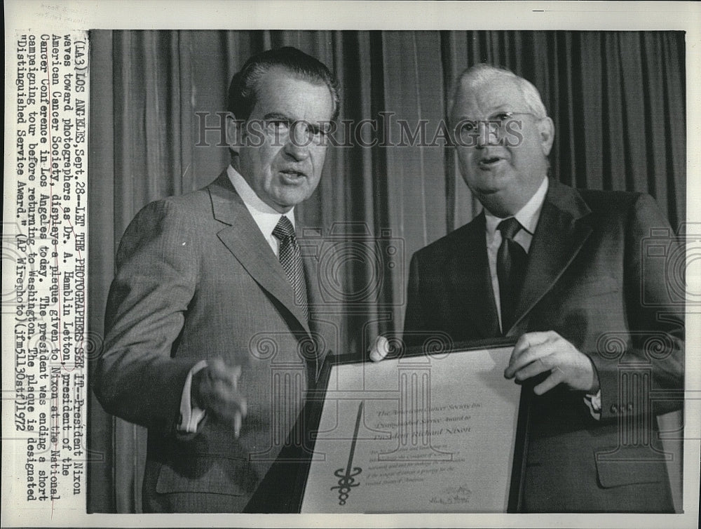 1972 Press Photo President Nixon &amp; Dr A Hamblin Letton - Historic Images