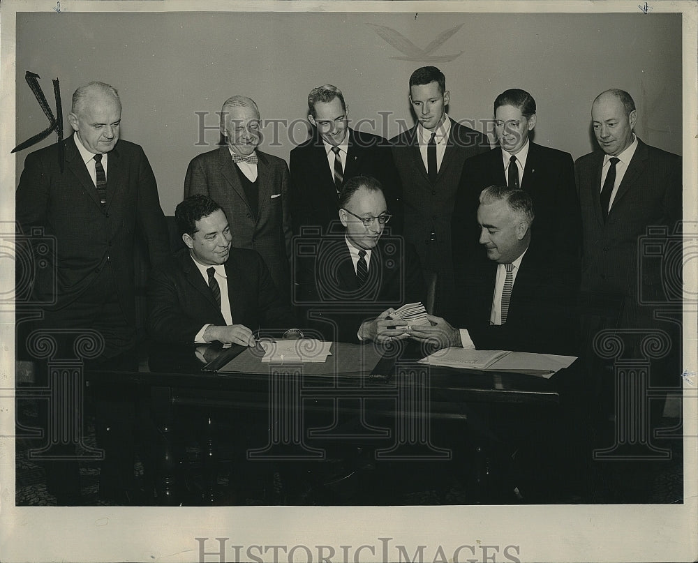 1960 Press Photo Lewis, Stokes,  Bramley, Faulkner, Skerry, Wiseman in Meeting - Historic Images