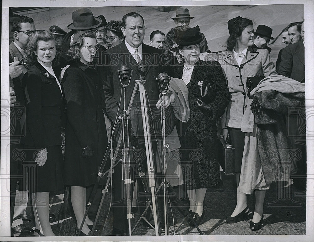 1946 Press Photo UN Sec General Trygve Lie &amp; his family - Historic Images