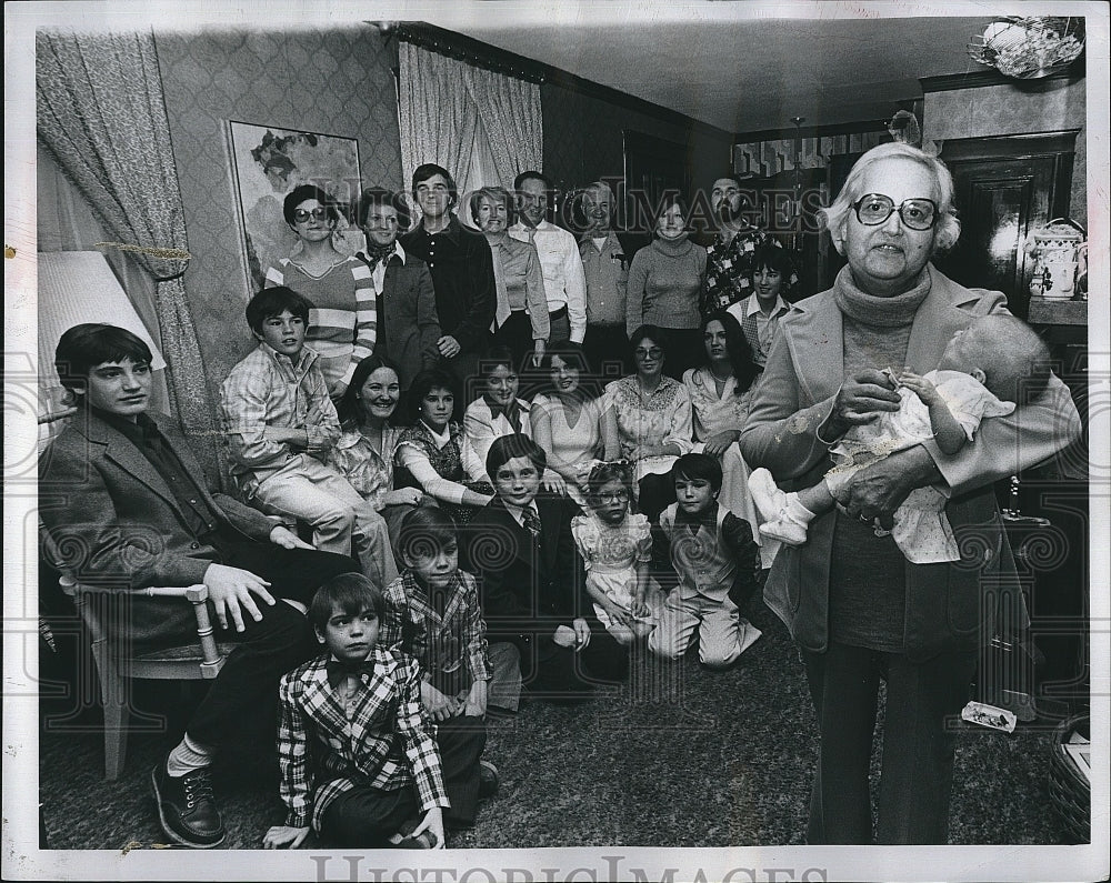 1978 Press Photo The O&#39;Neil family reunion with alot of children - Historic Images