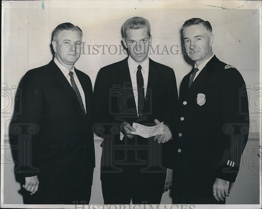 1960 Press Photo Somerville Police Chief Thomas O&#39;Brien &amp; Jerry Murphy - Historic Images