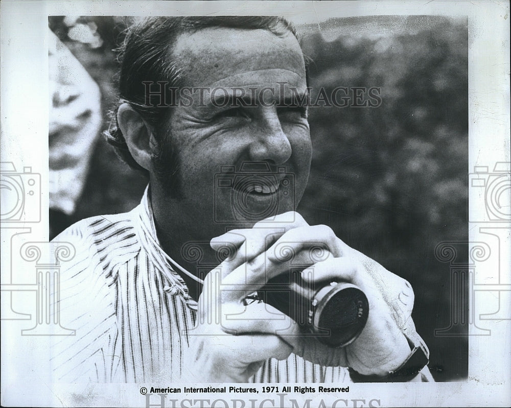 1971 Press Photo Filmmaker Jack O&#39;Connell of &quot;Class the Dollars Fell On&quot; - Historic Images