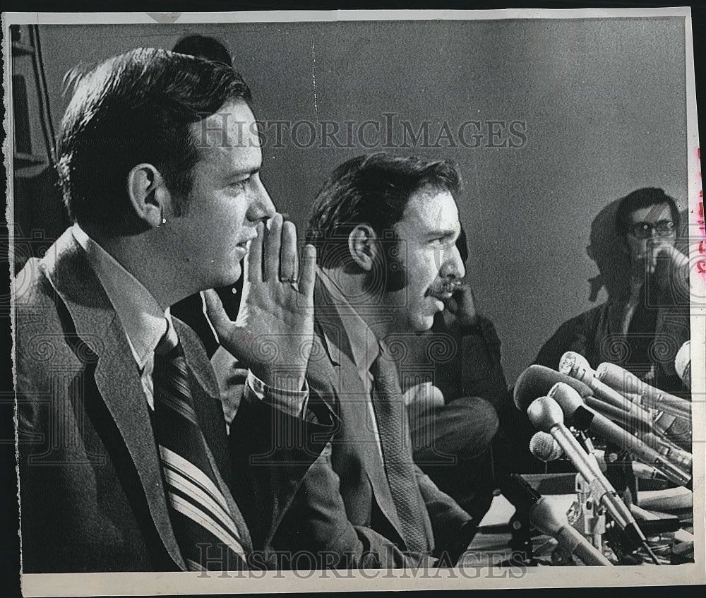 1970 Press Photo Ex Army Sgt John O&#39;Brien talks to press - Historic Images