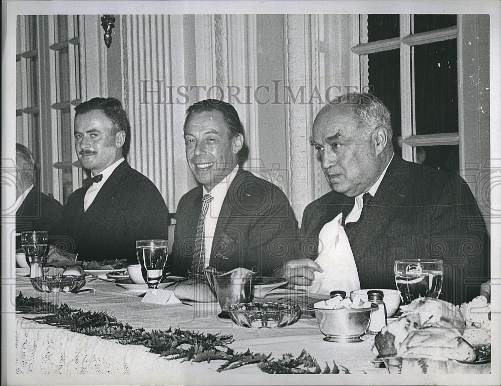 1965 Press Photo Mr O'Clerigh William Walsh & Edward Mitton Attend Dinner - Historic Images