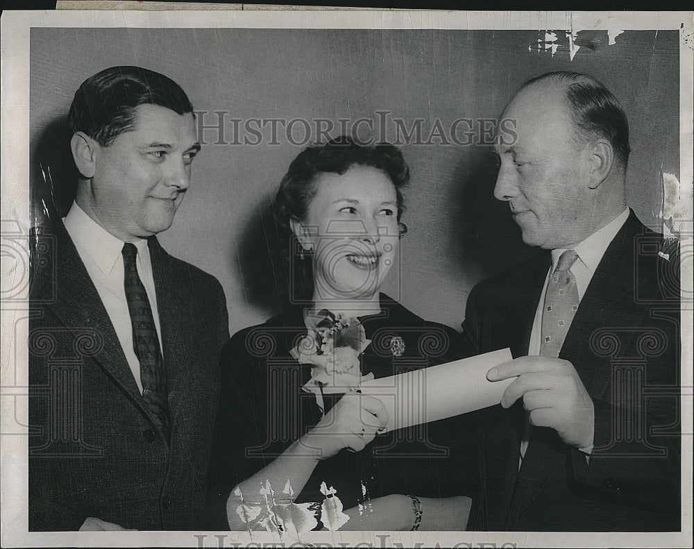 1957 Press Photo William M. Tetrick, Jane Ohanesian, E. Leslie Marshall, Avis - Historic Images