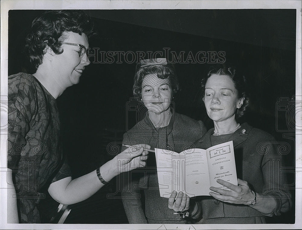 1965 Press Photo Mrs. Ruth White, Margarita Barrington, Ellen Howland - Historic Images