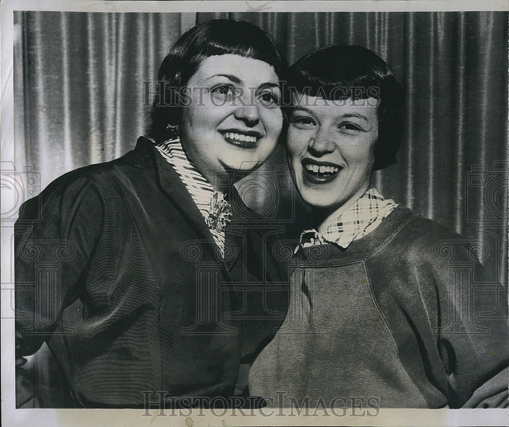 1953 Press Photo Laurabelle Oatis &amp; Audray Rees - Historic Images