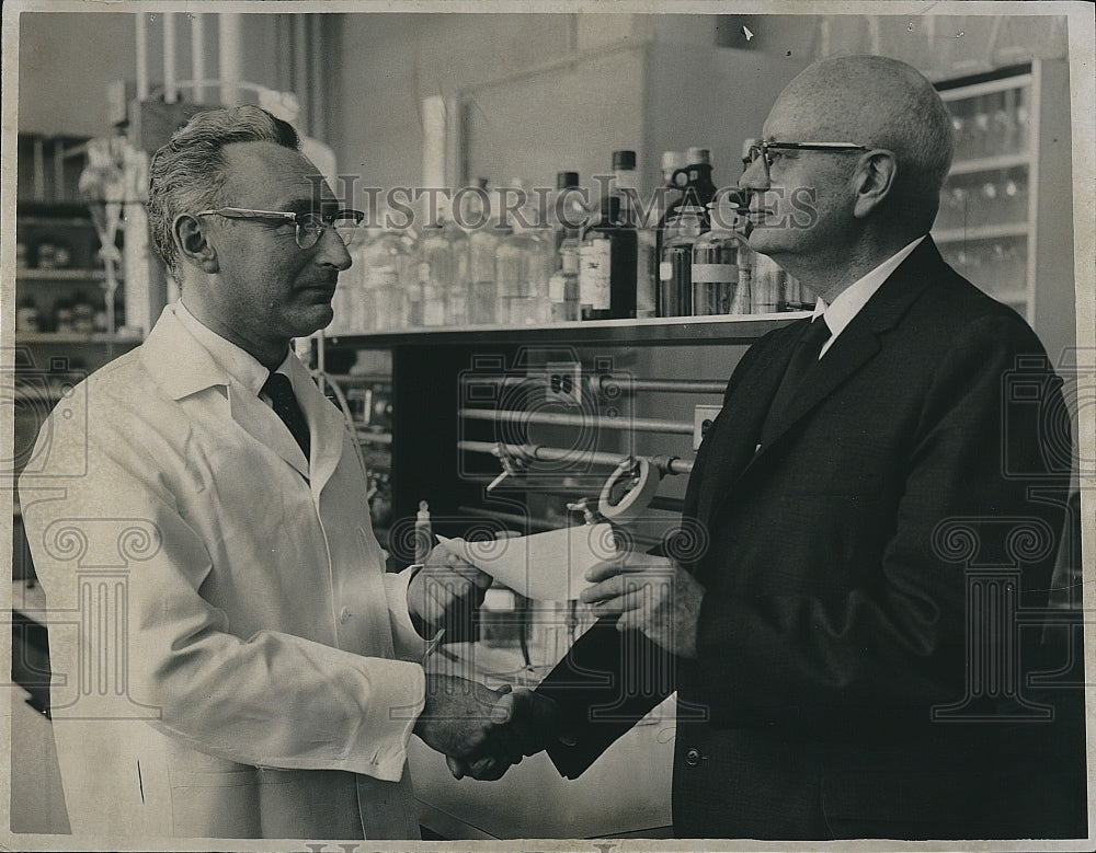 1963 Press Photo Prof. Charles Terner, John T. Godfrey, Boston University - Historic Images