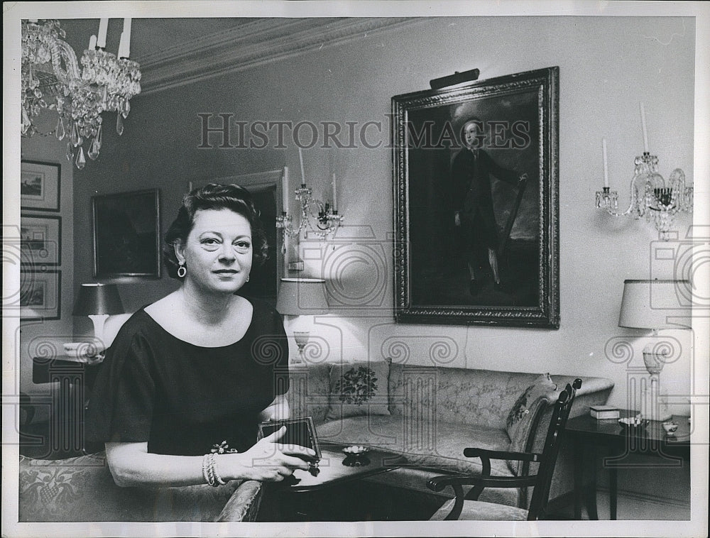 1961 Press Photo Pat Chatham,top Washington hostesses in her Georgetown Mansion - Historic Images