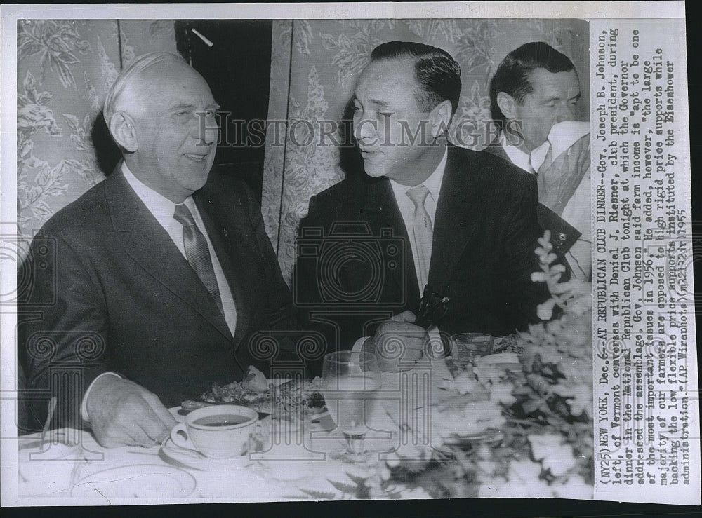 1955 Press Photo Vermont Governor Joseph Johnson at Republican Club Dinn Defener - Historic Images